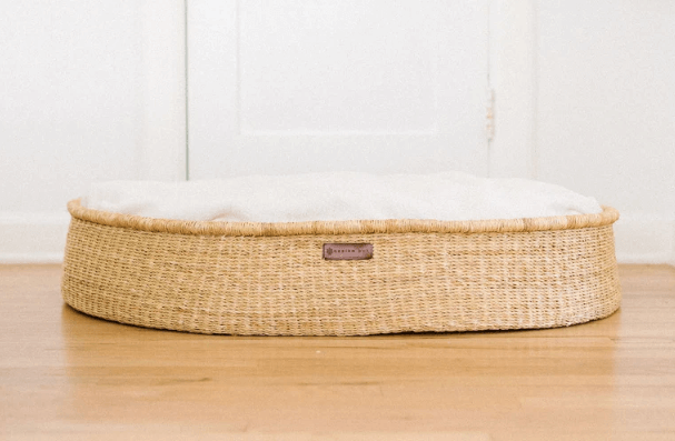 FARMHOUSE STYLE DOG BED